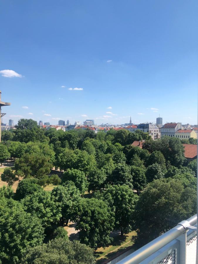 Augartenblick Penthauscombo 15/16 - Blick Zum Riesenrad Apartamento Viena Exterior foto
